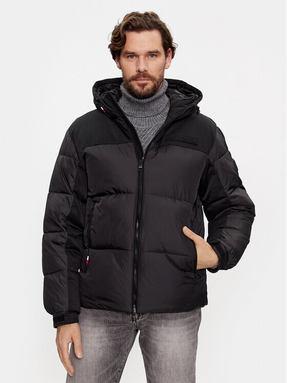 Пуховик стандартного кроя Tommy Hilfiger, черный
Пуховик стандартного кроя Tommy Hilfiger, черный
