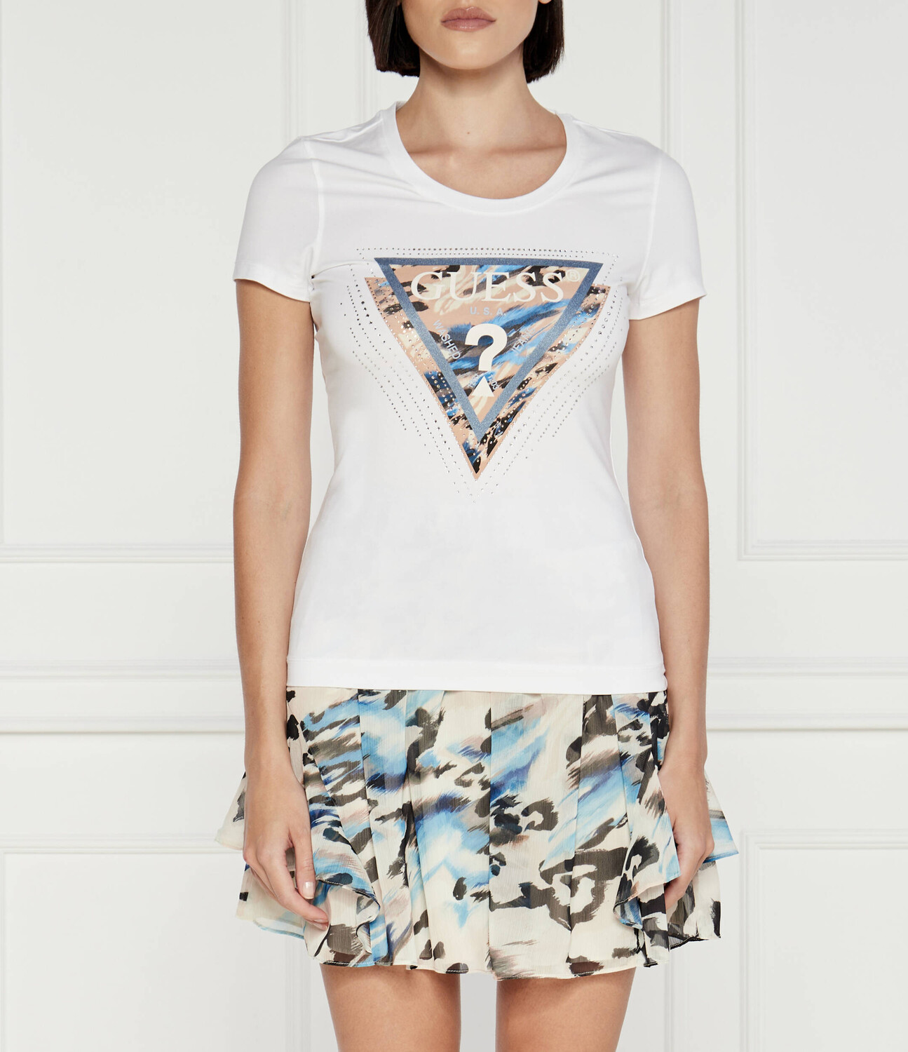 Футболка GUESS SS CN LEO Regular Fit, белый
Футболка GUESS SS CN LEO Regular Fit, белый