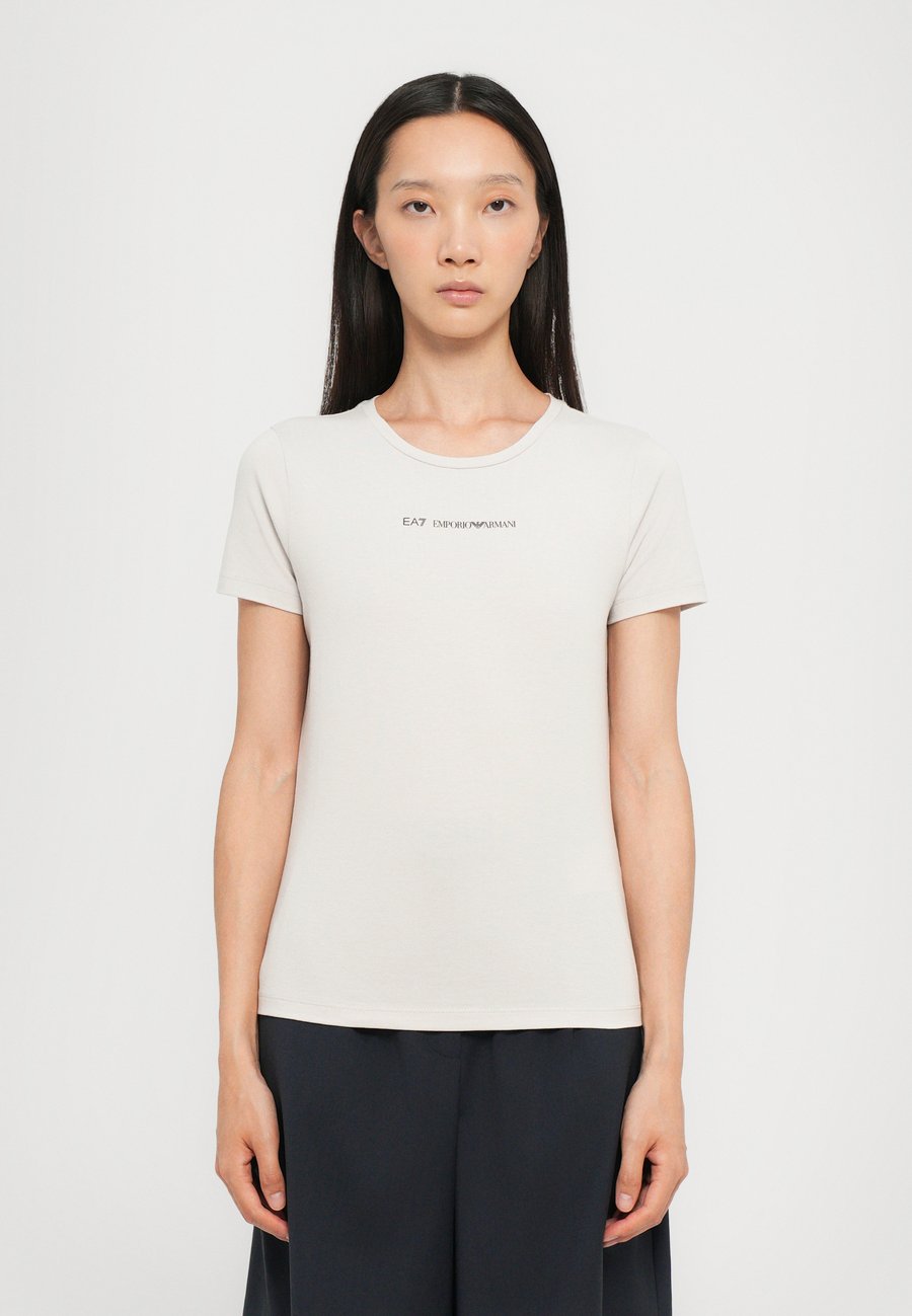 Футболка EA7 Emporio Armani Print T-shirt, Grey, Серый, Футболка EA7 Emporio Armani Print T-shirt, Grey
Футболка EA7 Emporio Armani Print T-shirt, Grey, Серый, Футболка EA7 Emporio Armani Print T-shirt, Grey