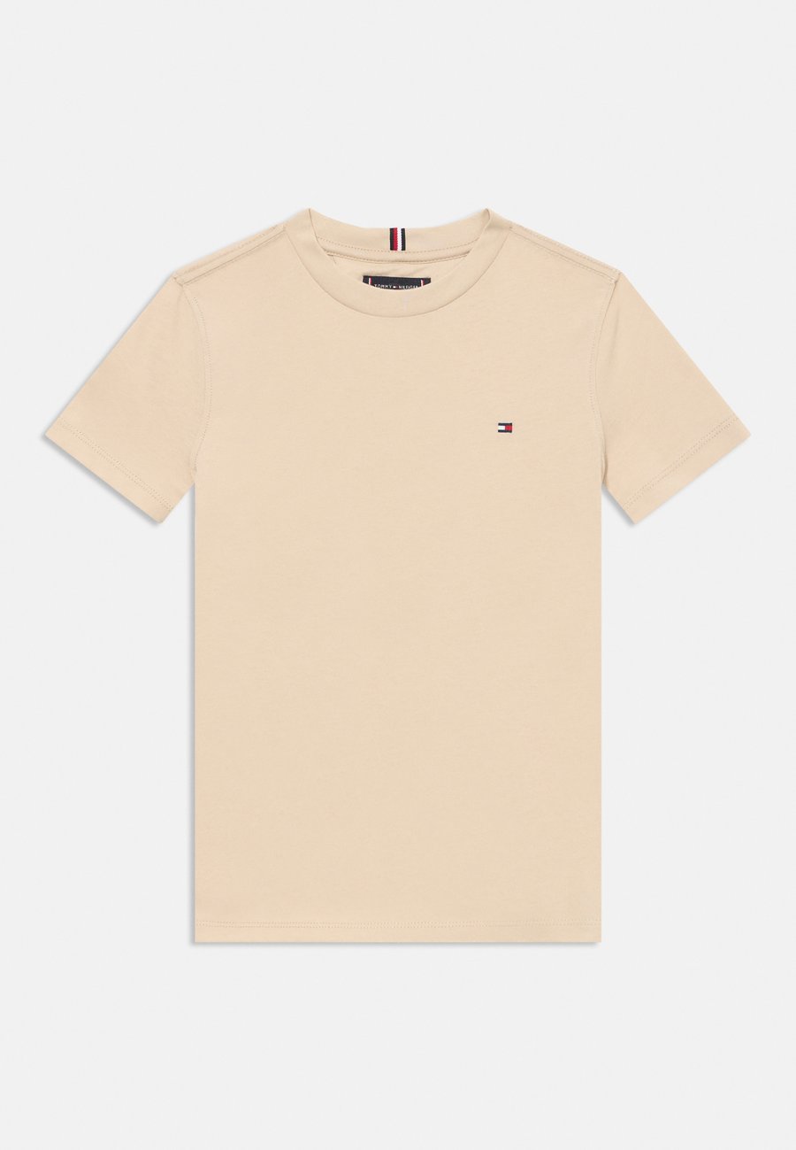 Футболка Tommy Hilfiger ESSENTIAL TEE, Gulf Sand/Beige, Бежевый, Футболка Tommy Hilfiger ESSENTIAL TEE, Gulf Sand/Beige
Футболка Tommy Hilfiger ESSENTIAL TEE, Gulf Sand/Beige, Бежевый, Футболка Tommy Hilfiger ESSENTIAL TEE, Gulf Sand/Beige