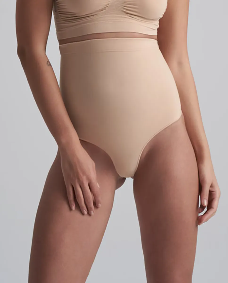 Бежевые трусики-стринги с высокой талией Bye Bra, бежевый
Бежевые трусики-стринги с высокой талией Bye Bra, бежевый