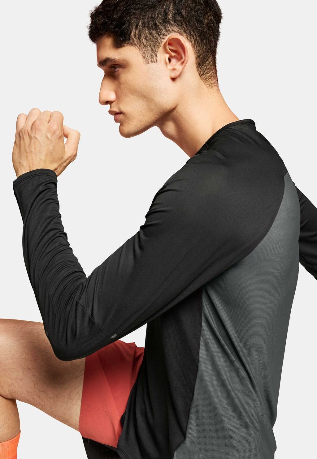 Топ с длинным рукавом Performance On, черный
Топ с длинным рукавом Performance On, черный