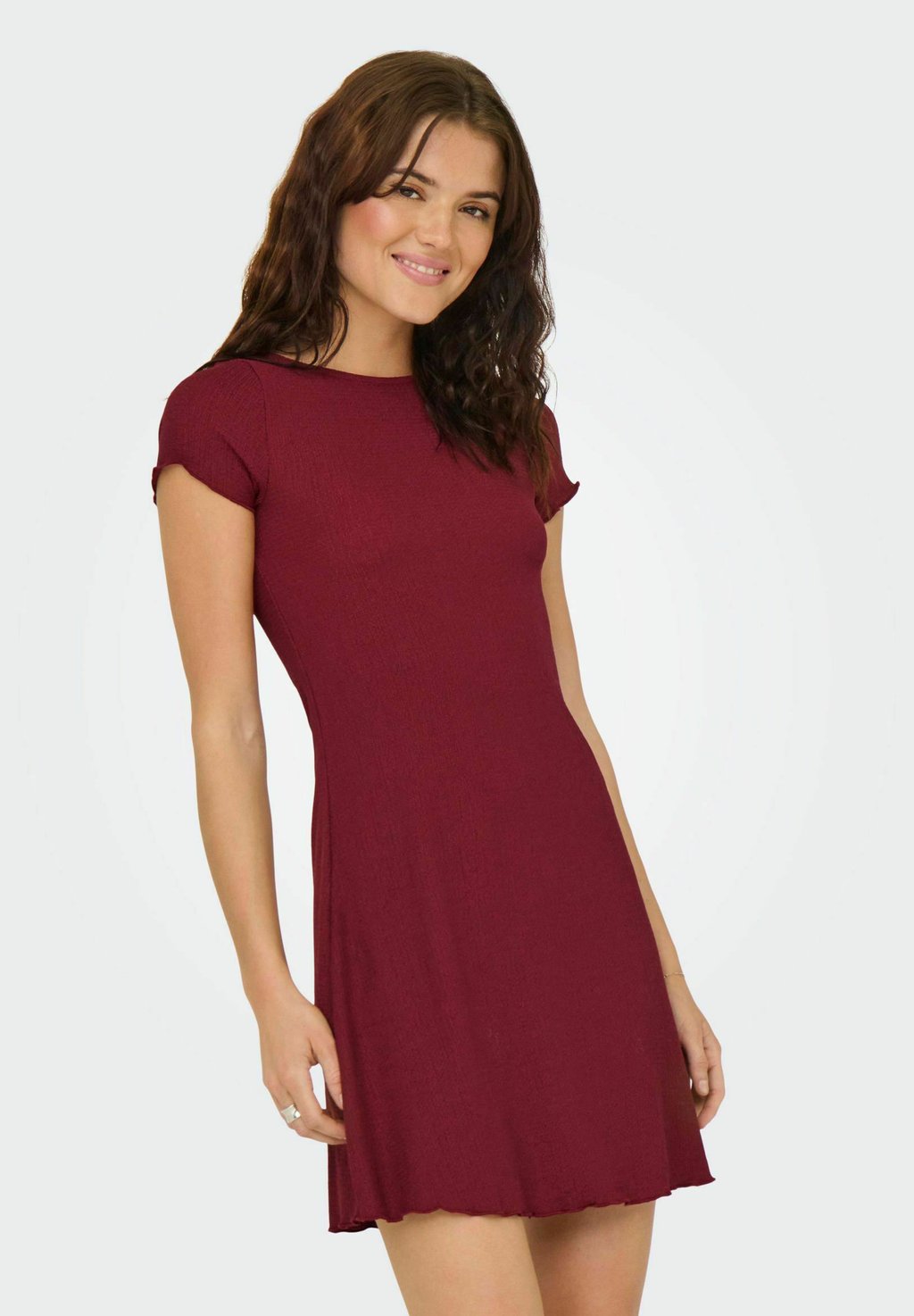 Платье-футляр KURZES ONLY, красный
Платье-футляр KURZES ONLY, красный