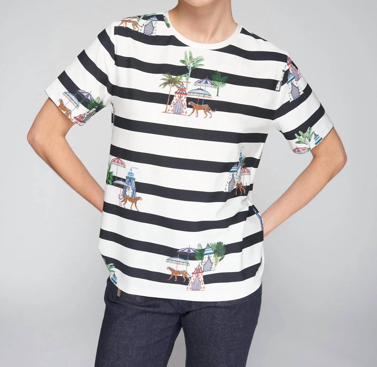 Футболка Rayas в сине-белую полоску Vilagallo
Футболка Rayas в сине-белую полоску Vilagallo