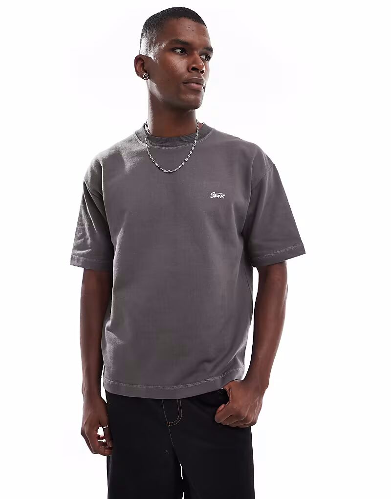 Футболка Pull&Bear STWD угольного цвета
Футболка Pull&Bear STWD угольного цвета