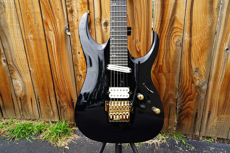 Электрогитара Ibanez Prestige RGA622HX - Black 6-String Electric Guitar w/ Case
Электрогитара Ibanez Prestige RGA622HX - Black 6-String Electric Guitar w/ Case