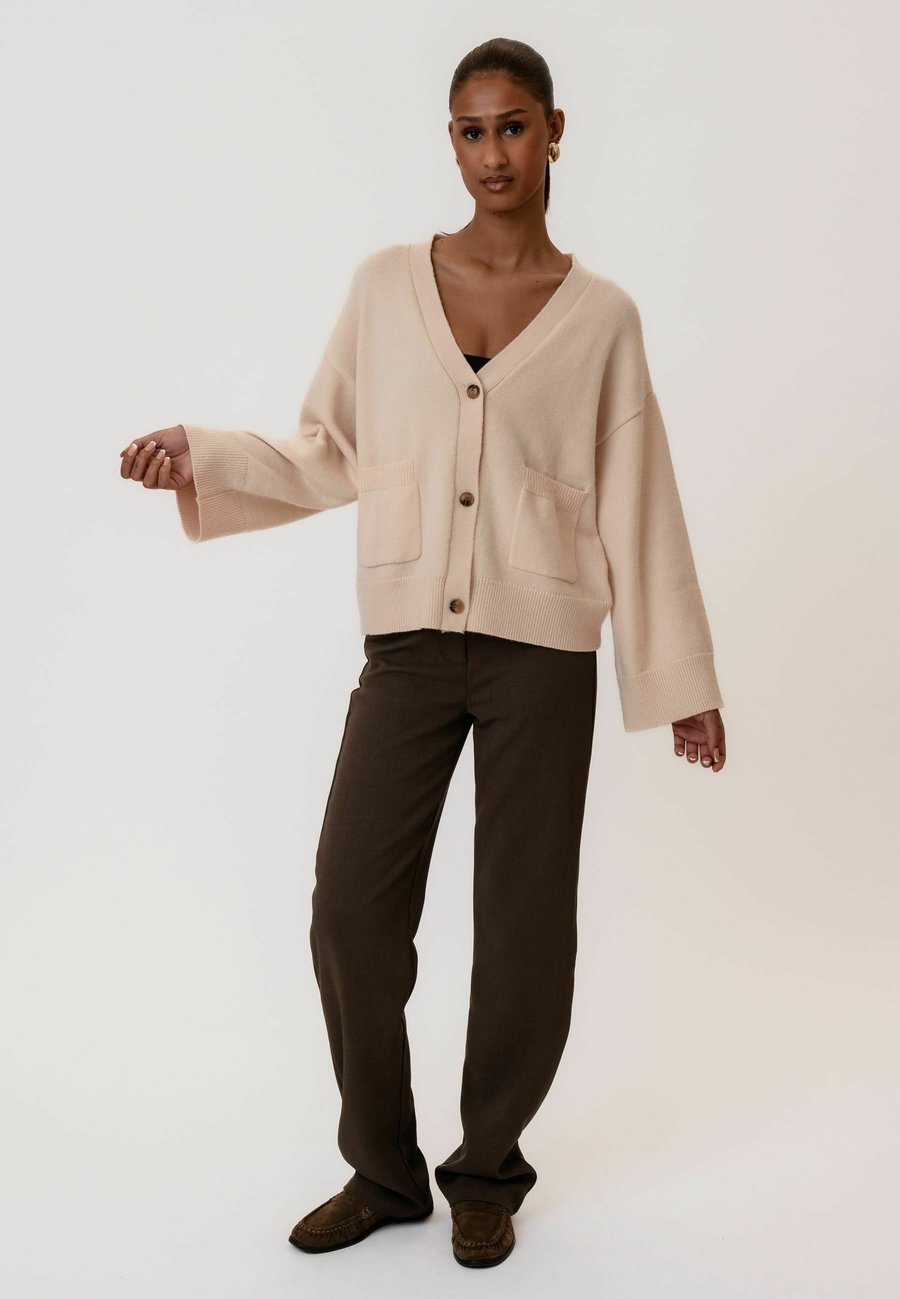 Кардиган BY IC Cardigan, White/Off-White
Кардиган BY IC Cardigan, White/Off-White