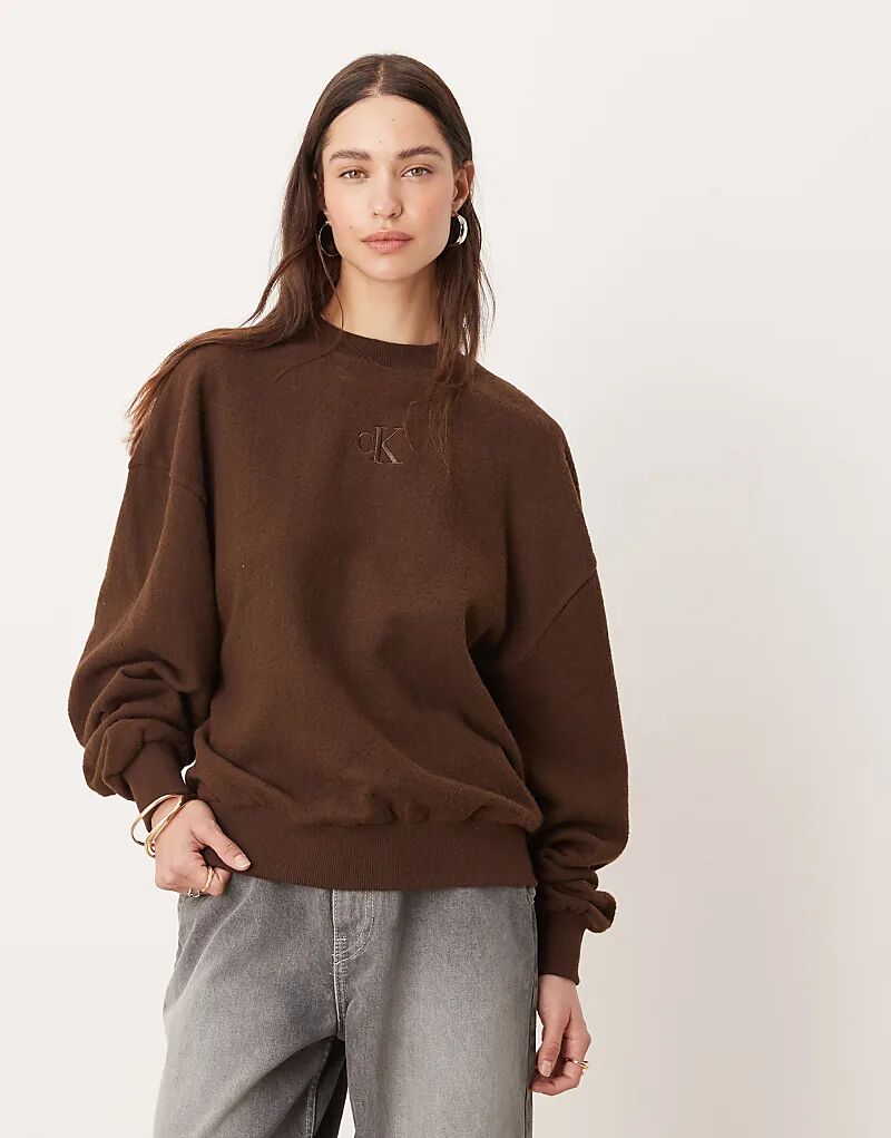 Уютная толстовка темно-коричневого цвета - эксклюзивно для ASOS Calvin Klein Jeans
Уютная толстовка темно-коричневого цвета - эксклюзивно для ASOS Calvin Klein Jeans