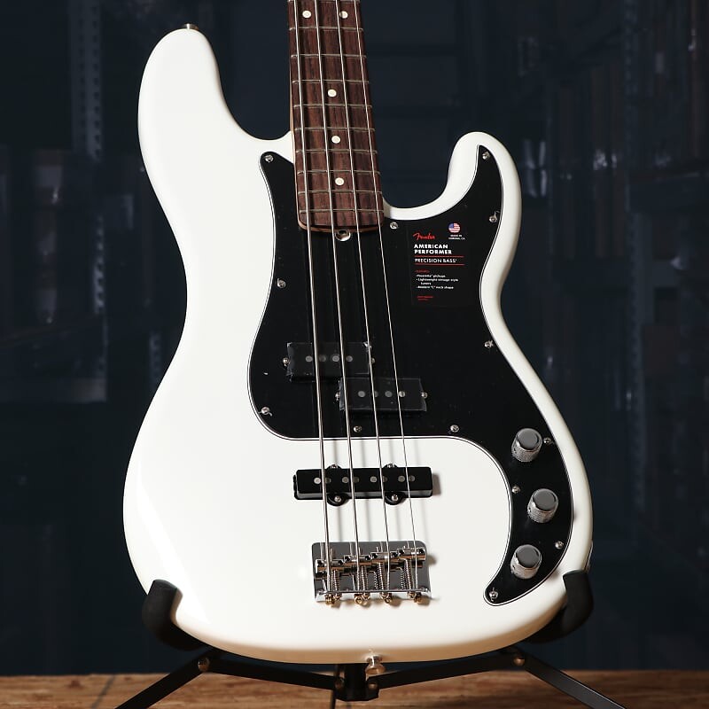 Прецизионная бас-гитара Fender American Performer Series с накладкой из палисандра в цвете Arctic White American Performer Precision Bass with Rosewood Fretboard
Прецизионная бас-гитара Fender American Performer Series с накладкой из палисандра в цвете Arctic White American Performer Precision Bass with Rosewood Fretboard