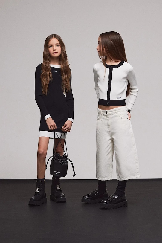 Детское платье K9G3 Patrizia Pepe, черный
Детское платье K9G3 Patrizia Pepe, черный