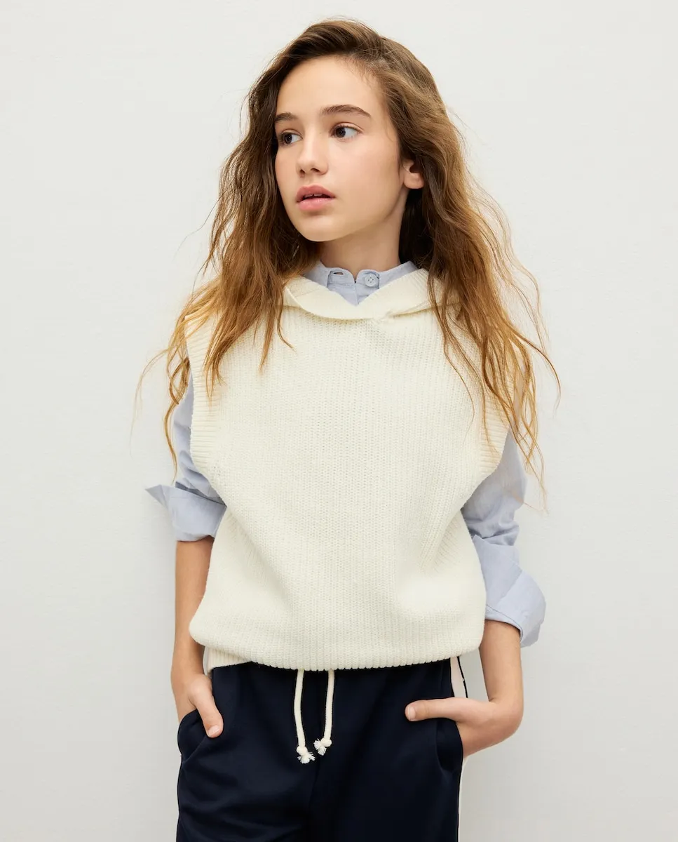 Вязаный жилет для девочки с капюшоном Kids El Corte Inglés, экрю
Вязаный жилет для девочки с капюшоном Kids El Corte Inglés, экрю