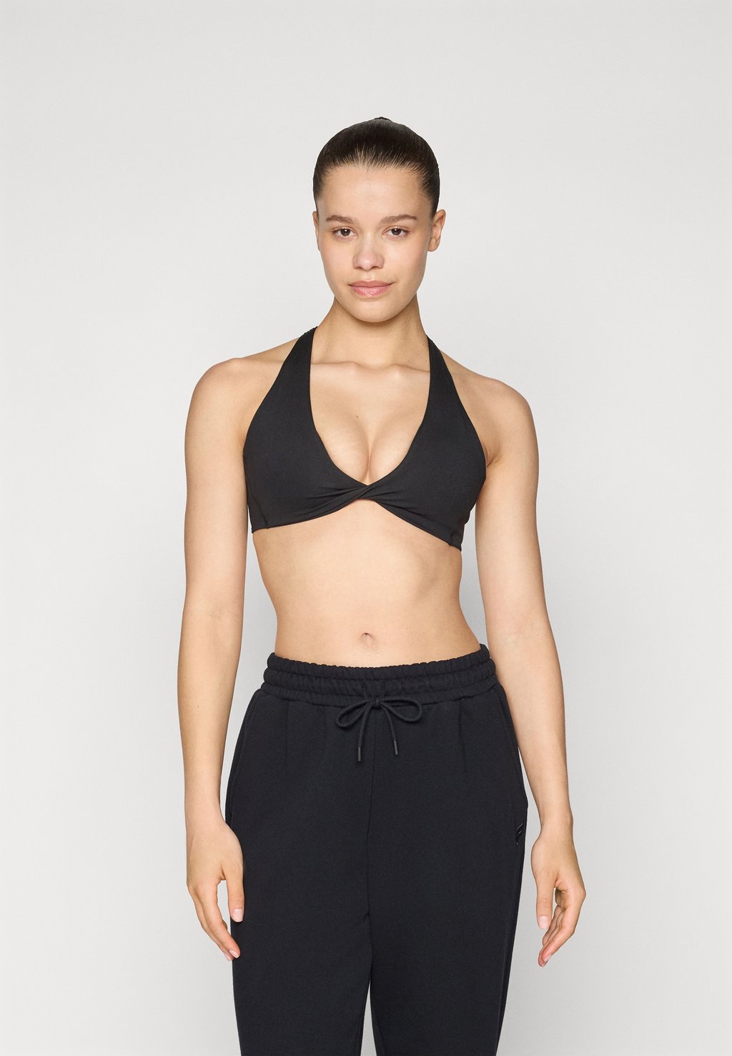 Спортивный бюстгальтер с легкой поддержкой PURELUXE PLUNGE LOW IMPACT BRA Fabletics, черный
Спортивный бюстгальтер с легкой поддержкой PURELUXE PLUNGE LOW IMPACT BRA Fabletics, черный