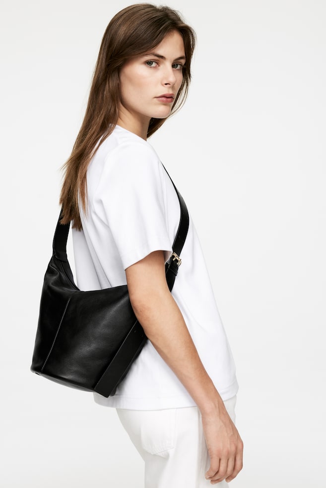 Кожаная сумка-ведро Arket, черный
Кожаная сумка-ведро Arket, черный