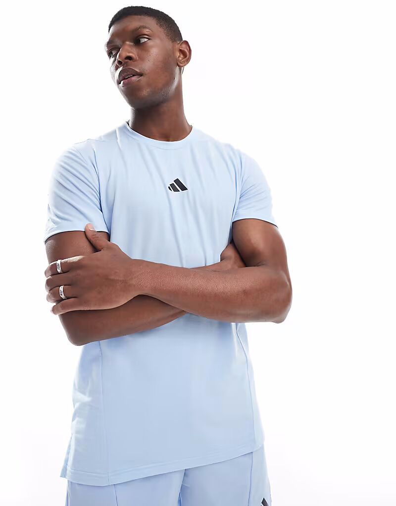 Футболка Adidas performance Designed for training в ярко-синем цвете
Футболка Adidas performance Designed for training в ярко-синем цвете