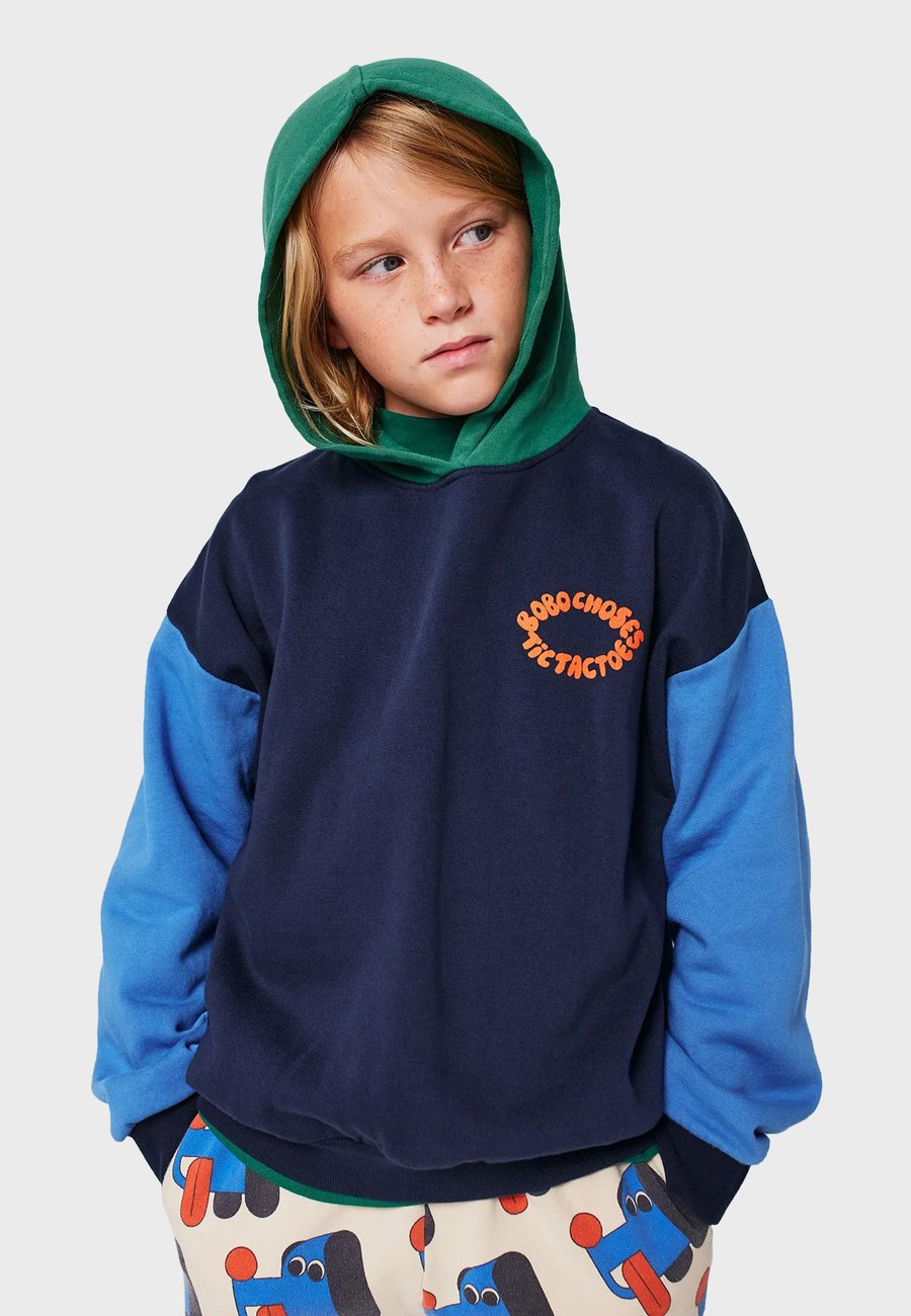 Толстовка Bobo Choses TIC TAC TOE UNISEX, Midnight Blue/Mottled Blue
Толстовка Bobo Choses TIC TAC TOE UNISEX, Midnight Blue/Mottled Blue