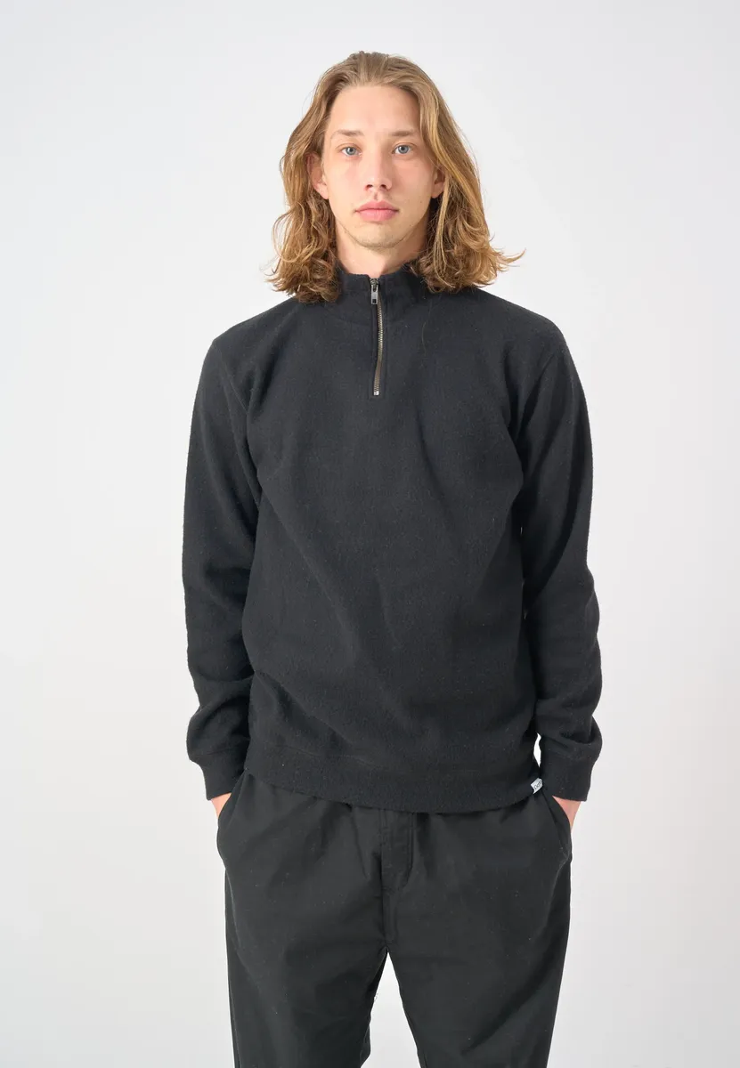 Вязаный свитер Cleptomanicx "Noitch" с проклеенным трикотажем внутри, черный
Вязаный свитер Cleptomanicx "Noitch" с проклеенным трикотажем внутри, черный