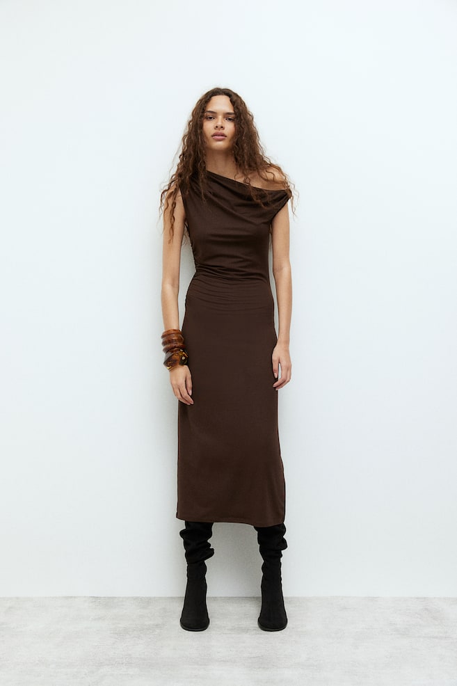 Платье на одно плечо с перекрученной деталью H&M, коричневый
Платье на одно плечо с перекрученной деталью H&M, коричневый