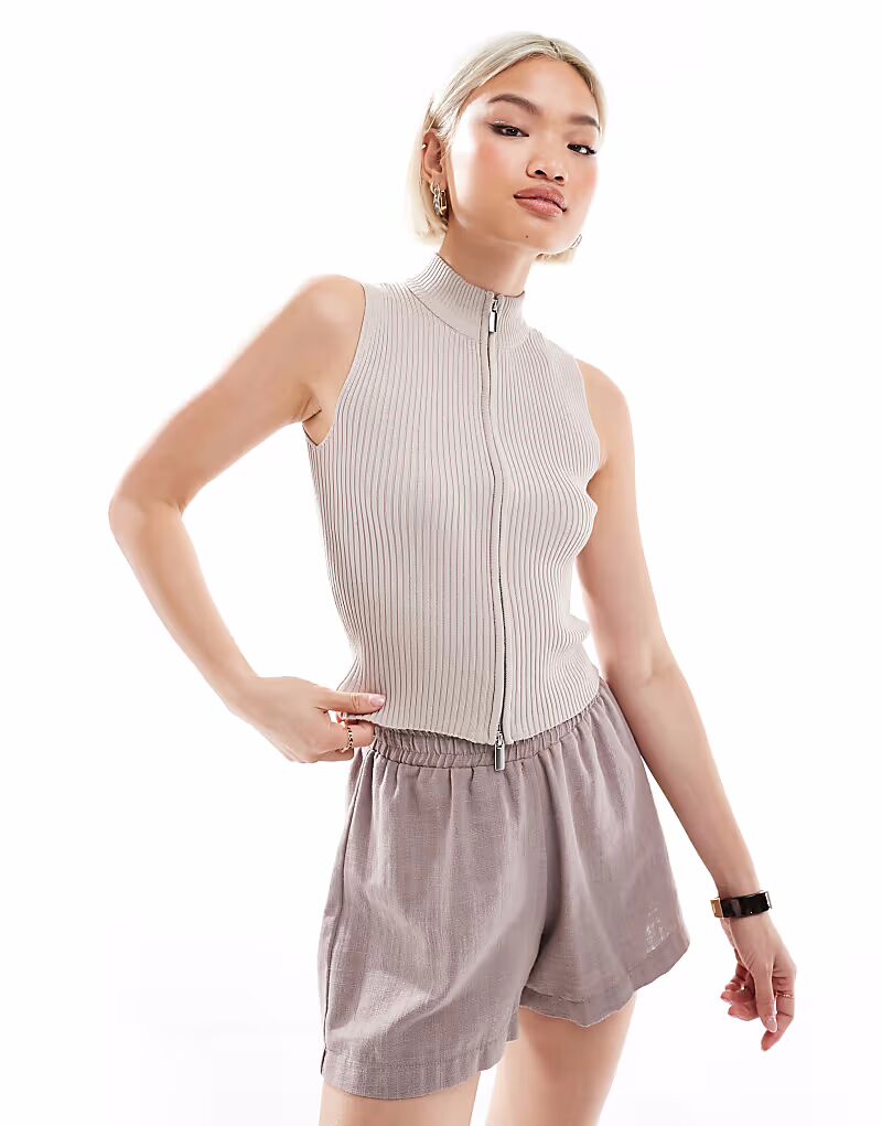 Brave Soul - жилет на молнии из рубчатой вязки цвета норки коричневого цвета
Brave Soul - жилет на молнии из рубчатой вязки цвета норки коричневого цвета