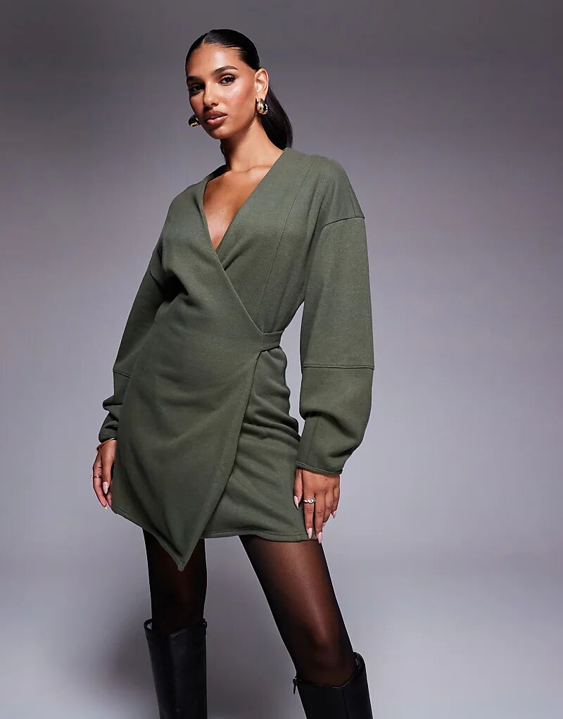 Супермягкое мини-платье ASOS DESIGN с длинными рукавами, завязкой спереди и запахом цвета хаки
Супермягкое мини-платье ASOS DESIGN с длинными рукавами, завязкой спереди и запахом цвета хаки