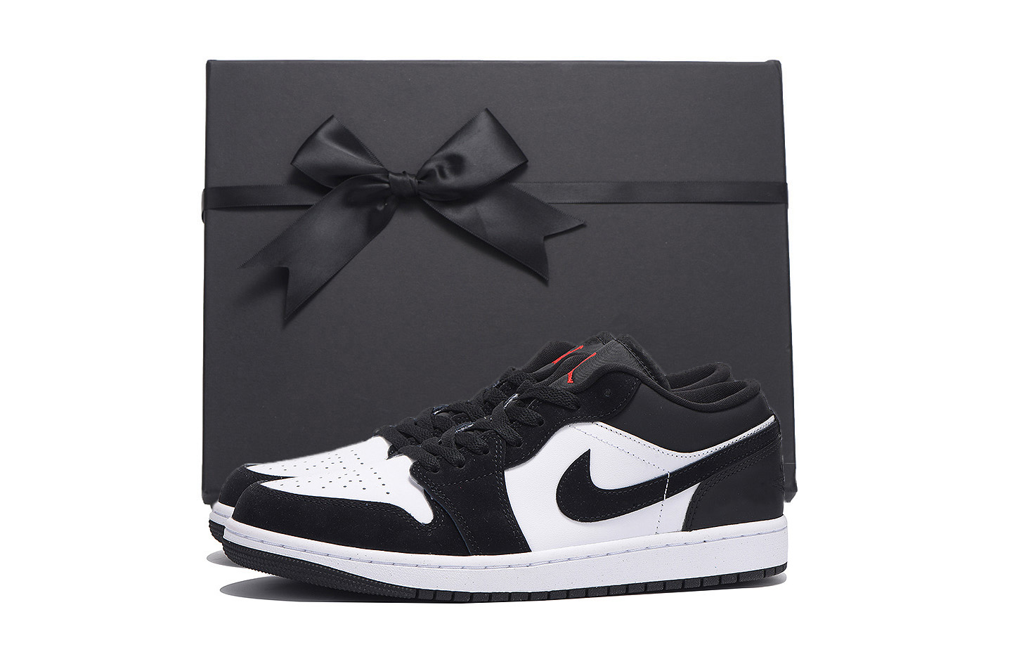 Jordan Баскетбольные кроссовки Air 1 с низким верхом, износостойкие, антискользящие, мужские, черно-белые
Jordan Баскетбольные кроссовки Air 1 с низким верхом, износостойкие, антискользящие, мужские, черно-белые