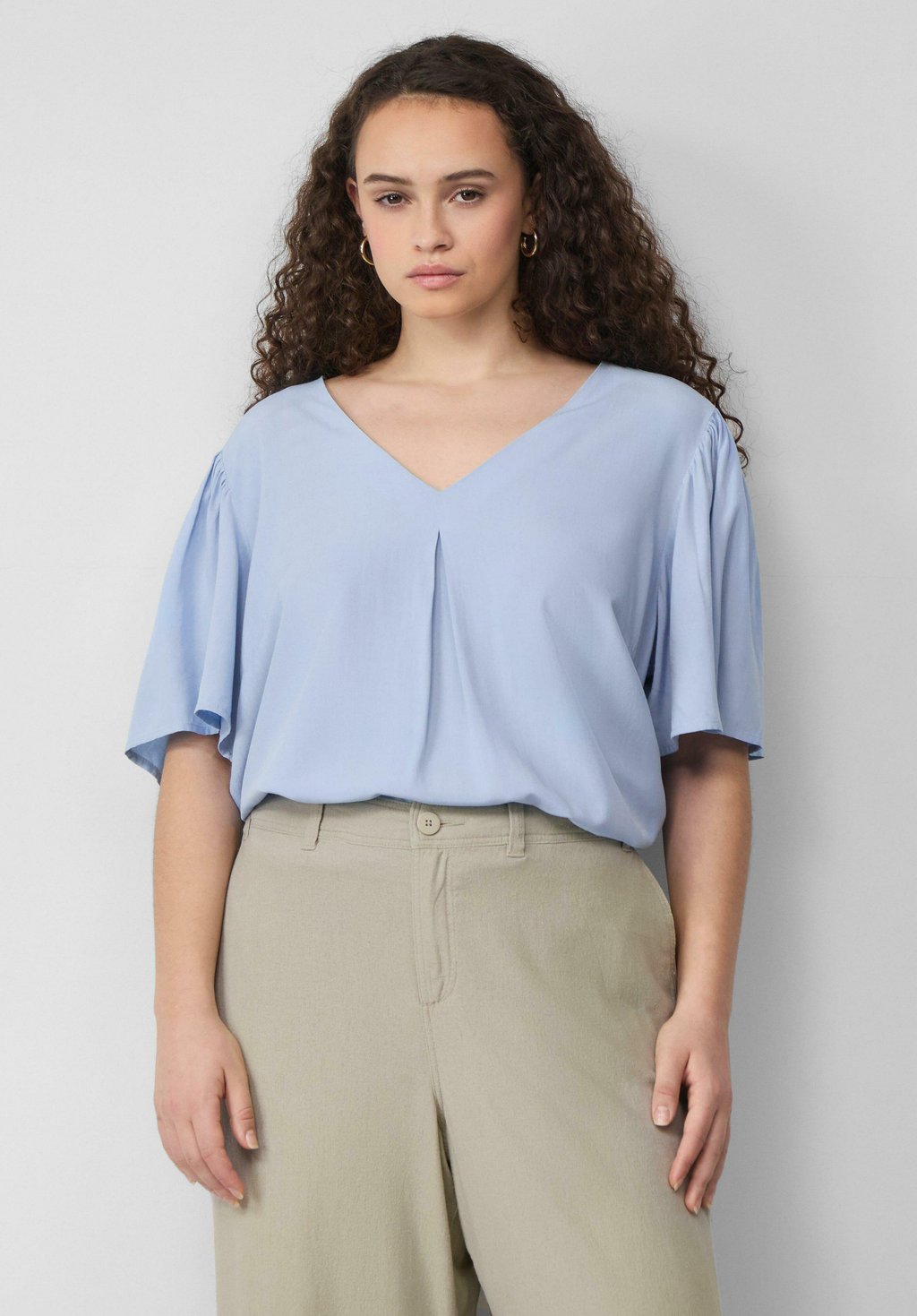 Блуза QS, светло-голубой
Блуза QS, светло-голубой