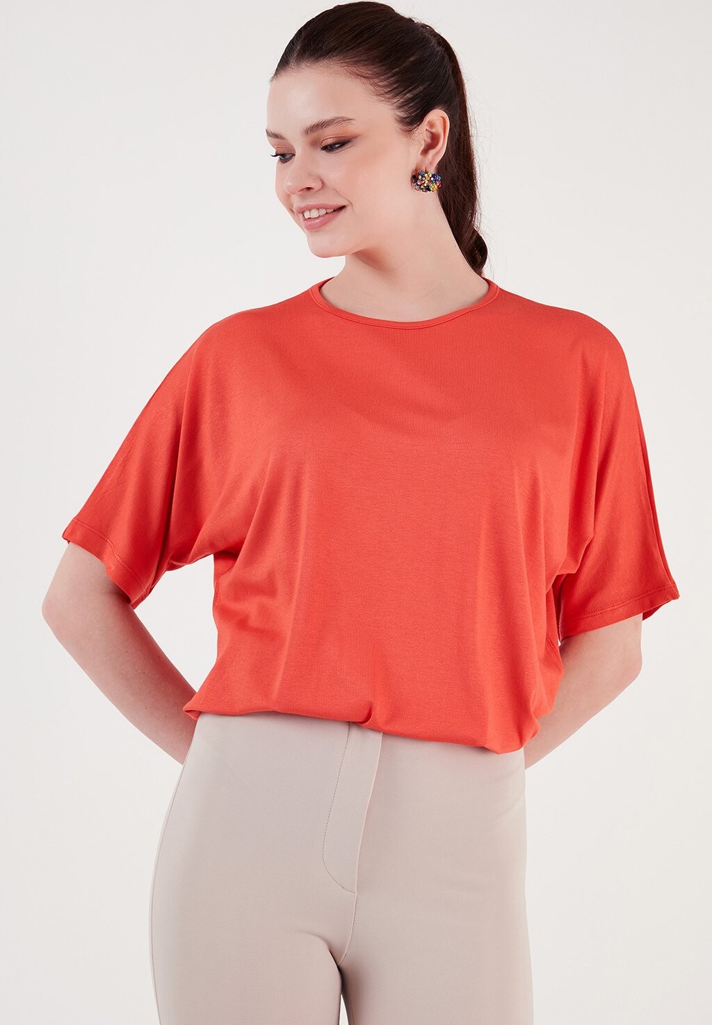 Базовая футболка LOOSE FIT LELA, коралл
Базовая футболка LOOSE FIT LELA, коралл