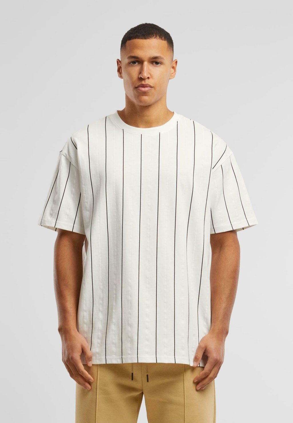 Футболка с принтом Urban Classics, белый
Футболка с принтом Urban Classics, белый