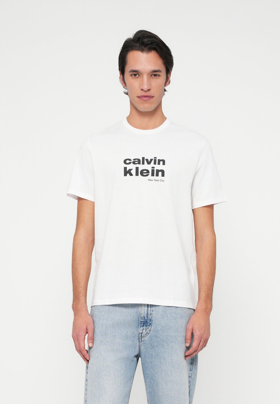 Футболка Calvin Klein Jeans GRAPHIC, Brilliant White/White, Белый, Футболка Calvin Klein Jeans GRAPHIC, Brilliant White/White
Футболка Calvin Klein Jeans GRAPHIC, Brilliant White/White, Белый, Футболка Calvin Klein Jeans GRAPHIC, Brilliant White/White