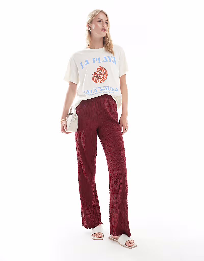 Свободные брюки ONLY Tall со сборками в бордовом цвете
Свободные брюки ONLY Tall со сборками в бордовом цвете