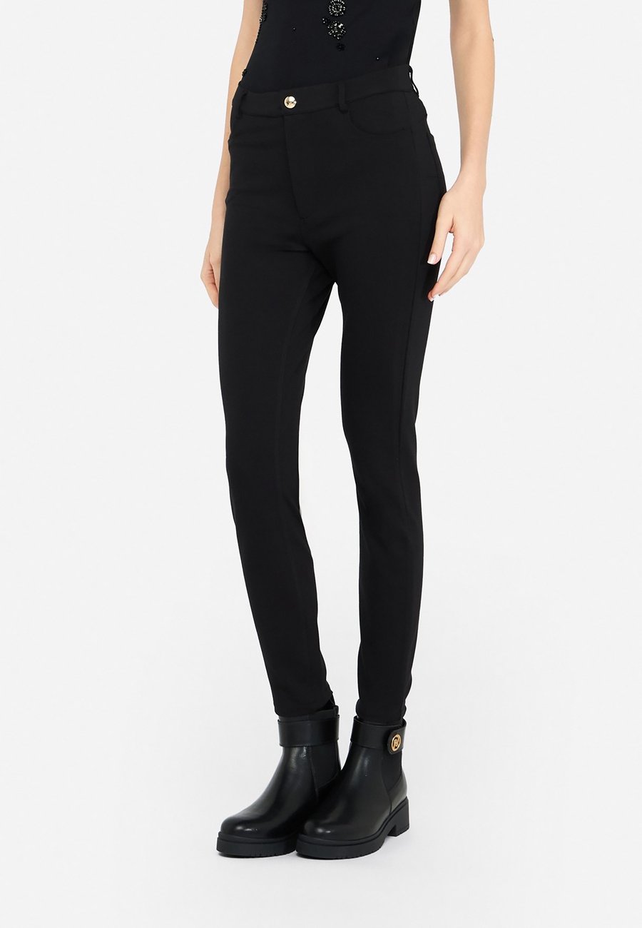 Брюки LIU JO Trousers, Nero Strass/Black
Брюки LIU JO Trousers, Nero Strass/Black