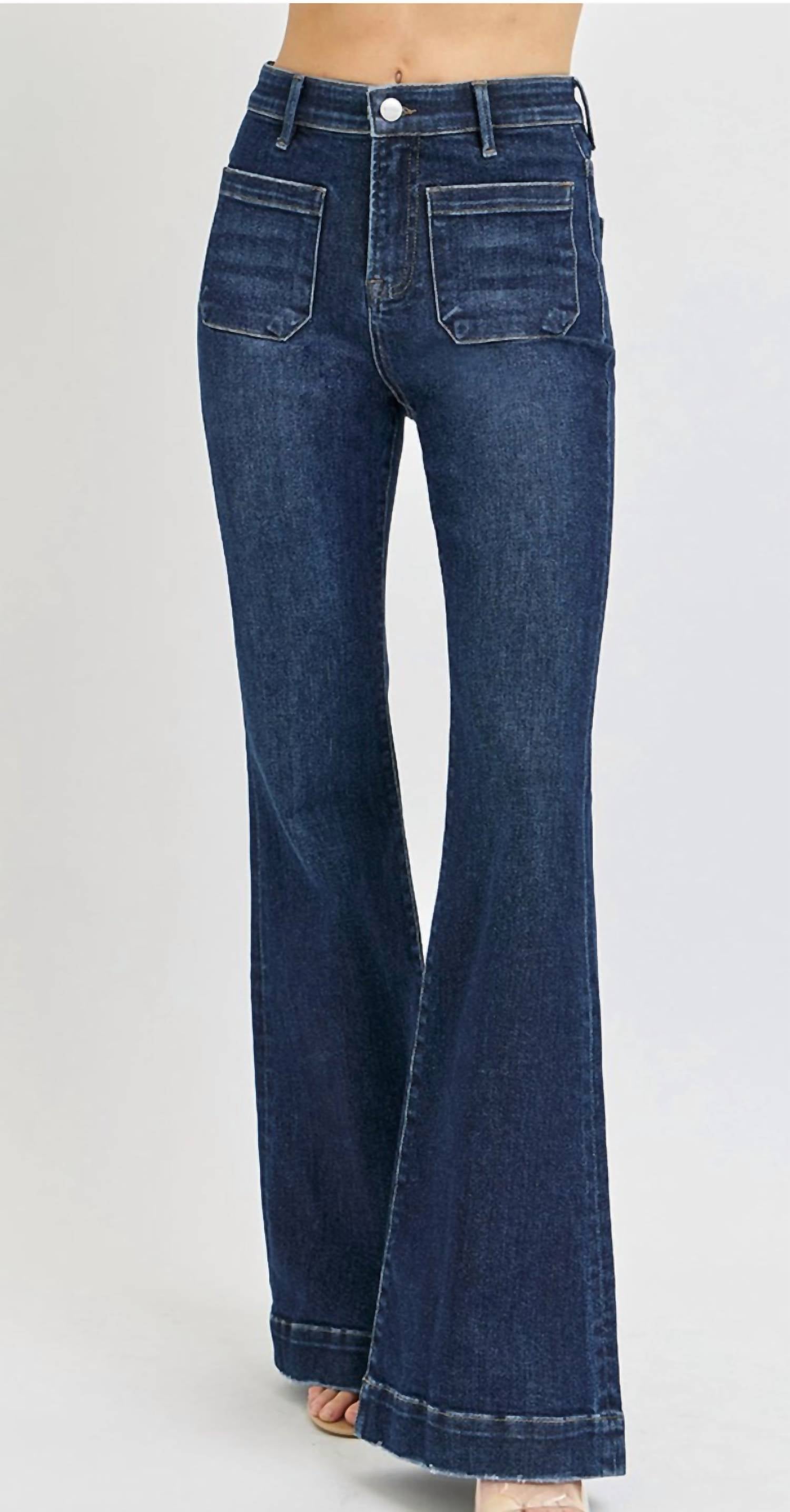 Плюс сайз джинсы с расклешенными передними накладными карманами в темно-синем цвете RISEN
Плюс сайз джинсы с расклешенными передними накладными карманами в темно-синем цвете RISEN