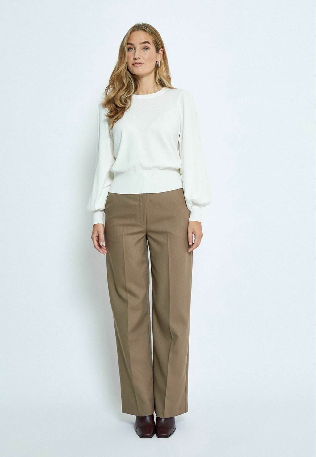 Джемпер LIVA Minus, молочный
Джемпер LIVA Minus, молочный