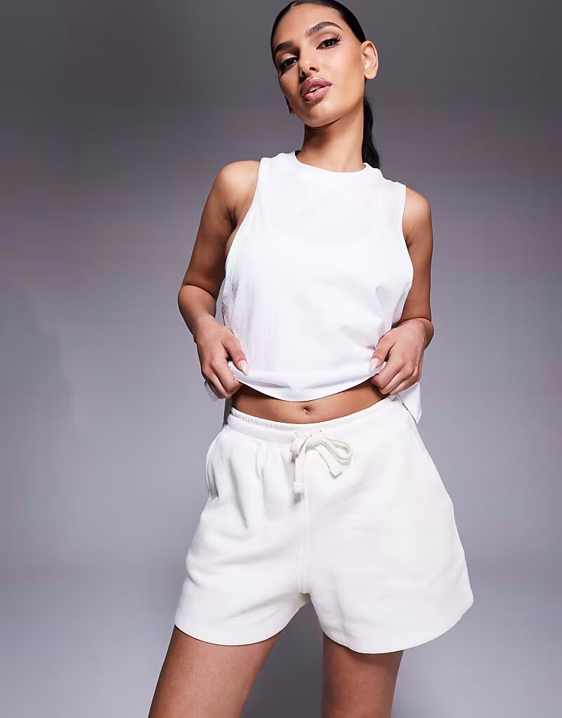 4505 спортивные шорты из плотного хлопка с быстросохнущей отделкой в винтажном белом цвете
4505 спортивные шорты из плотного хлопка с быстросохнущей отделкой в винтажном белом цвете