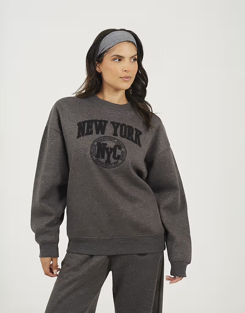 Толстовка с круглым вырезом и вышивкой, угольного цвета Brave Soul
Толстовка с круглым вырезом и вышивкой, угольного цвета Brave Soul