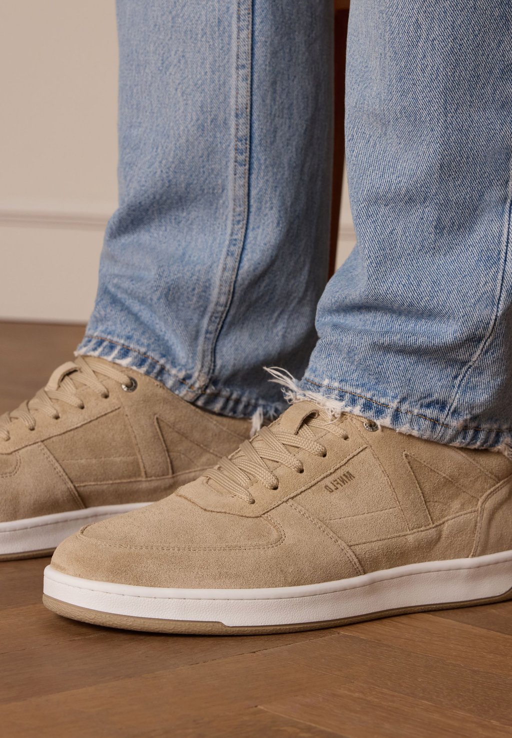 Кроссовки Manfield, бежевый
Кроссовки Manfield, бежевый