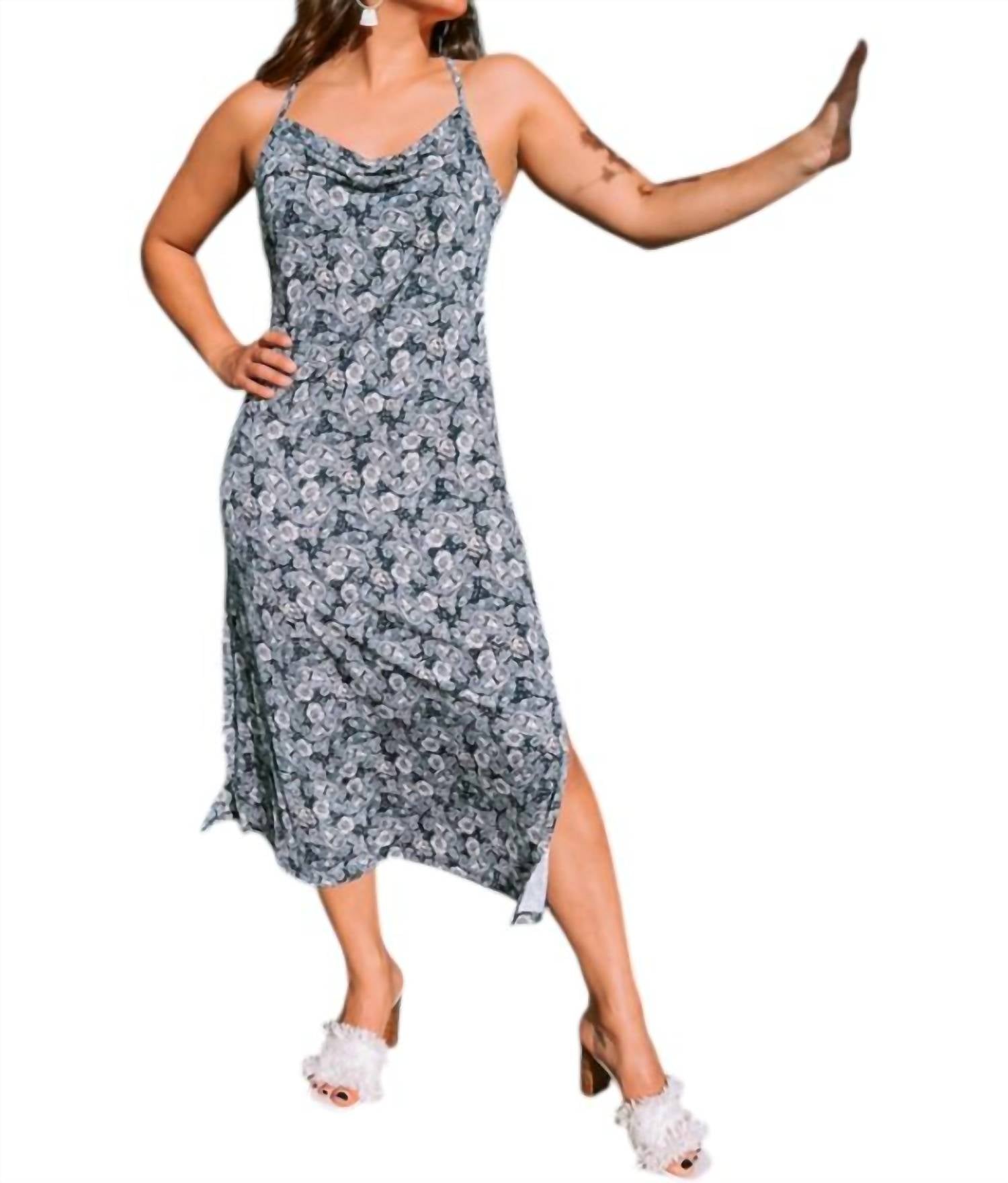 Платье с драпировкой на шее в цвете индиго DRESS FORUM
Платье с драпировкой на шее в цвете индиго DRESS FORUM