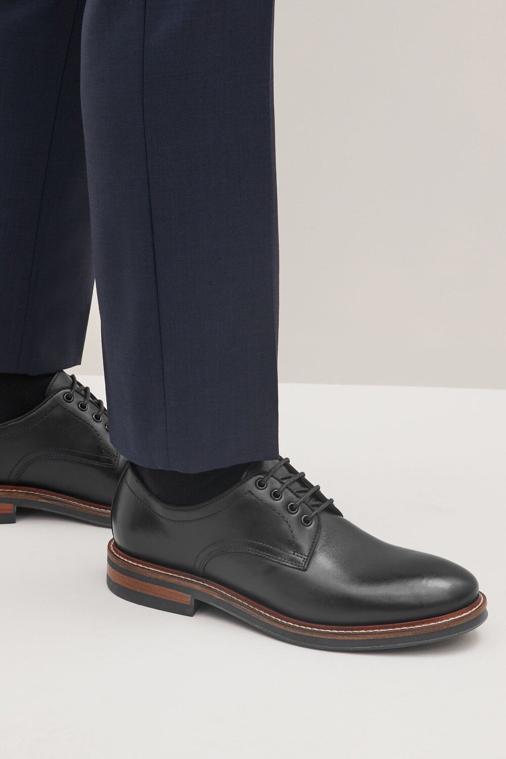 Кожаные туфли дерби на толстой подошве с контрастной подошвой Next, черный
Кожаные туфли дерби на толстой подошве с контрастной подошвой Next, черный