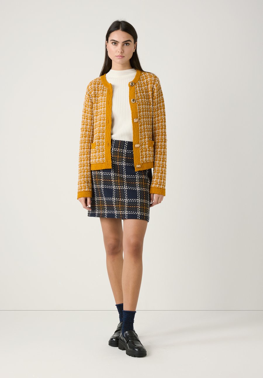 Кардиган More & More LANGARM , Twisted Boucle Check Autumn Yellow/Yellow
Кардиган More & More LANGARM , Twisted Boucle Check Autumn Yellow/Yellow