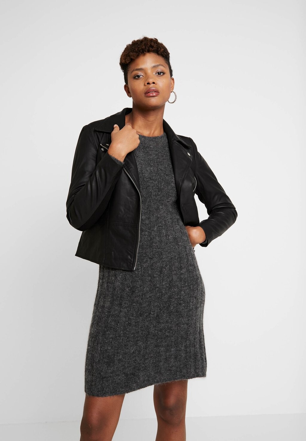 Кожаная куртка YAS, черный
Кожаная куртка YAS, черный