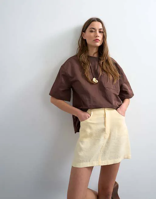 Супермягкая мини-юбка Topshop цвета пахты из купро
Супермягкая мини-юбка Topshop цвета пахты из купро