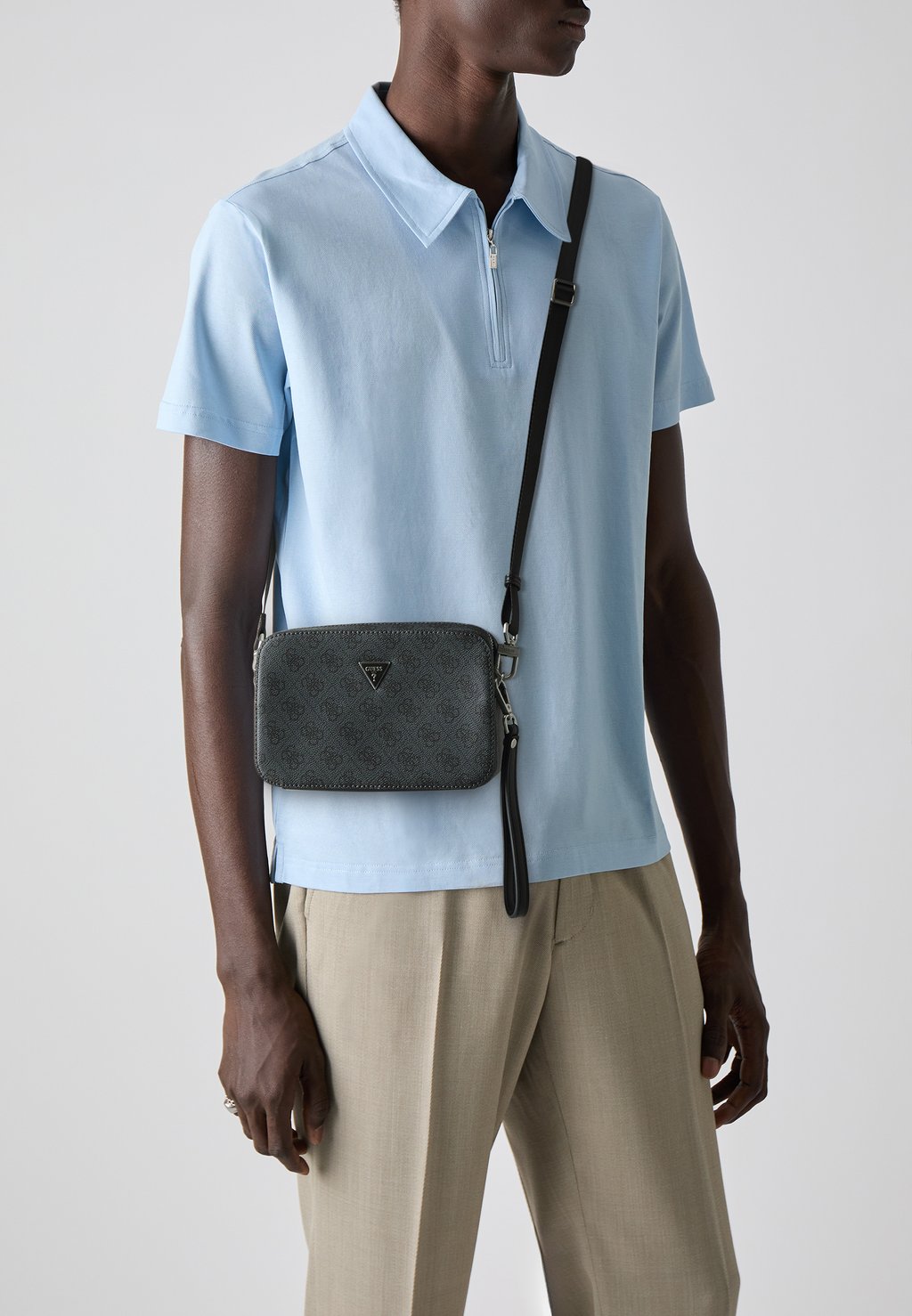 Сумка через плечо MILANO MINI CAMERA BAG - Across body bag Guess, черный
Сумка через плечо MILANO MINI CAMERA BAG - Across body bag Guess, черный