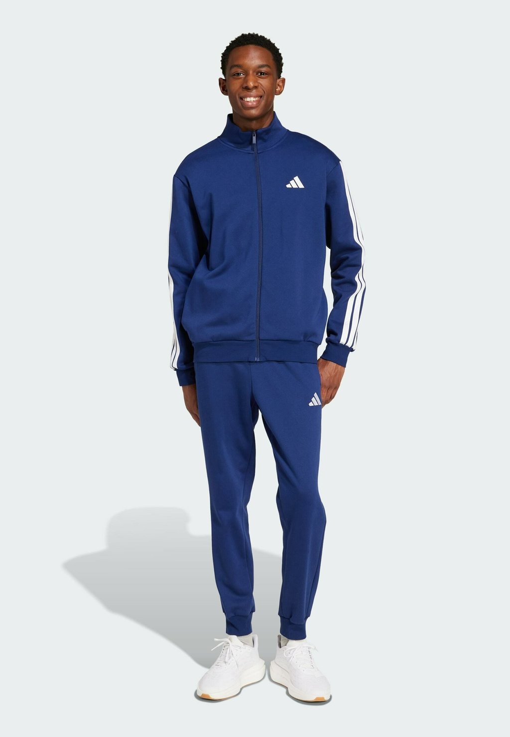 Спортивный костюм M 3S FL TT TS SET adidas Sportswear, темно-синий 
Спортивный костюм M 3S FL TT TS SET adidas Sportswear, темно-синий