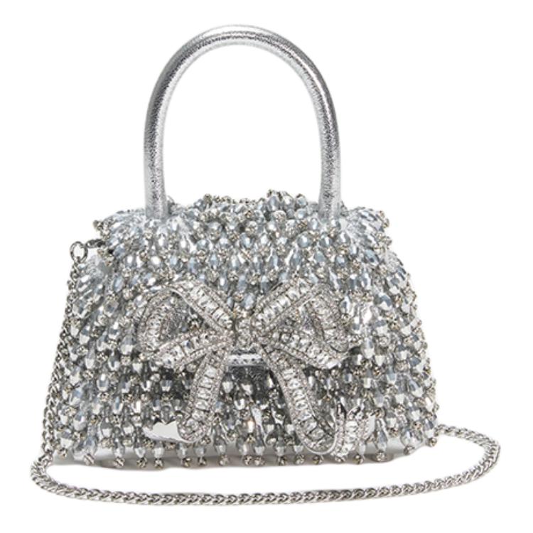 Self-Portrait Сумка-мессенджер Self Portrait из коровьей кожи, серебристого цвета
Self-Portrait Сумка-мессенджер Self Portrait из коровьей кожи, серебристого цвета