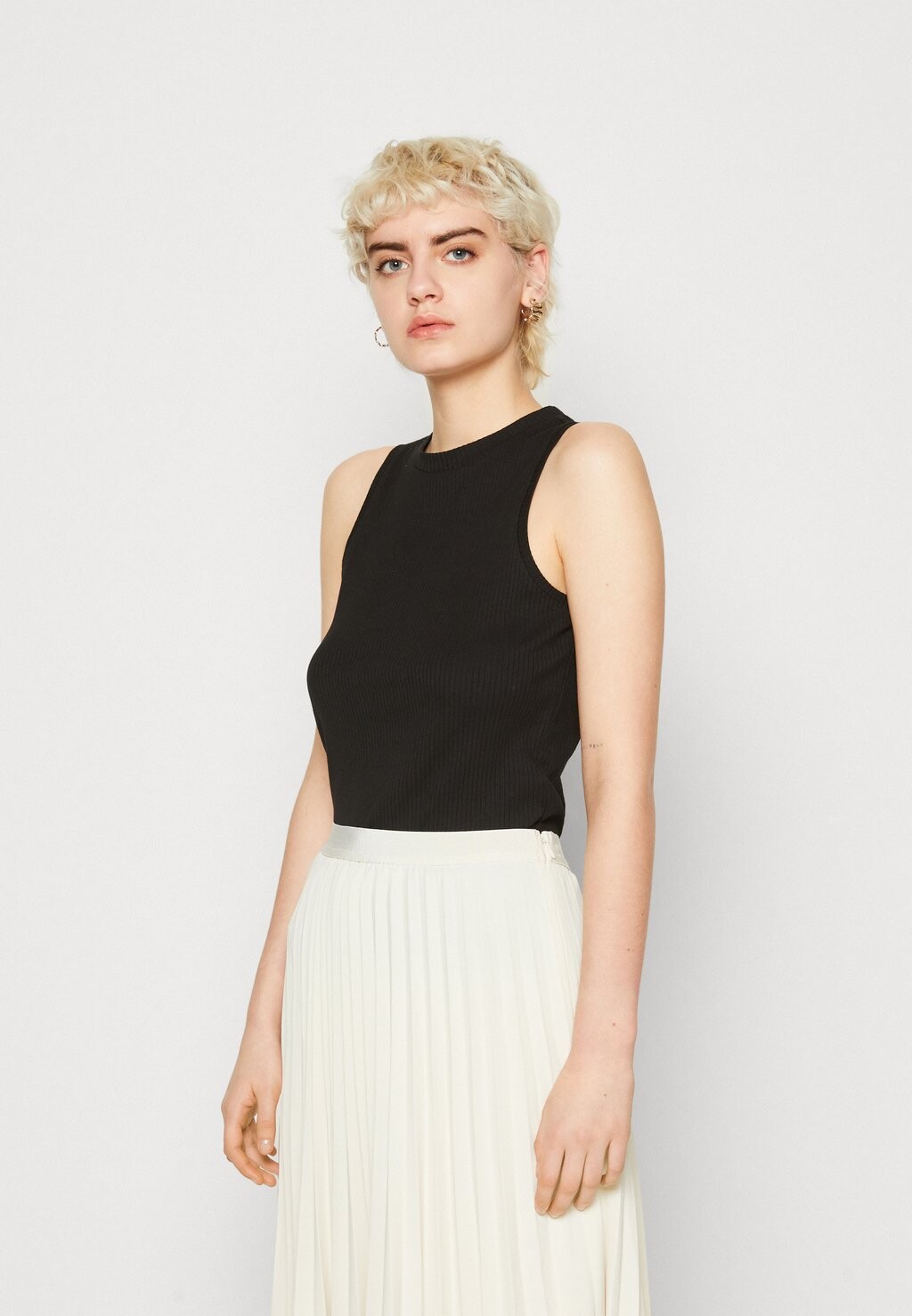 Топ Vero Moda, черный
Топ Vero Moda, черный