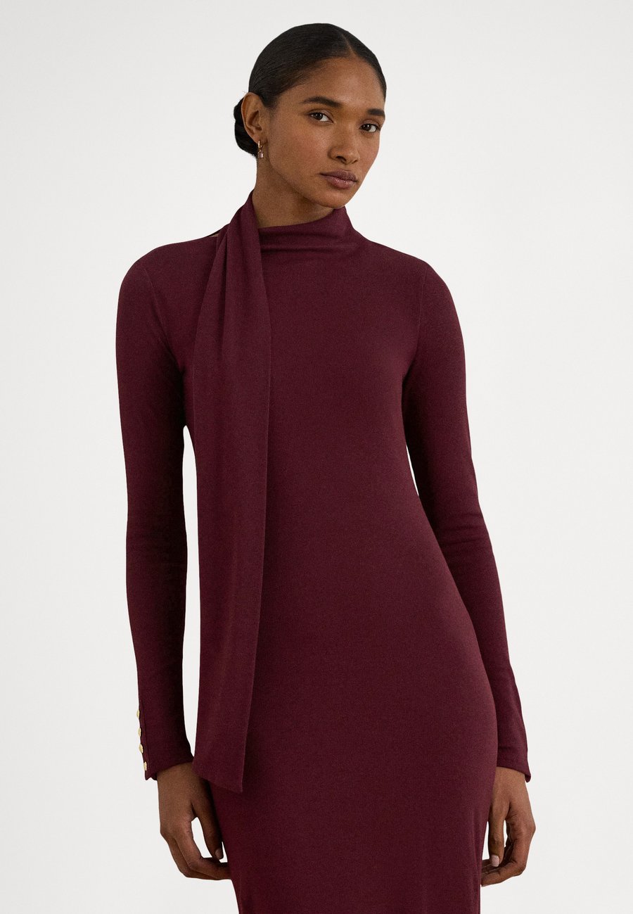 Платье Lauren Ralph Lauren SCARF-TRIM COTTON-BLEND RIB-KNIT DRESS, Dark Garnet/Bordeaux
Платье Lauren Ralph Lauren SCARF-TRIM COTTON-BLEND RIB-KNIT DRESS, Dark Garnet/Bordeaux