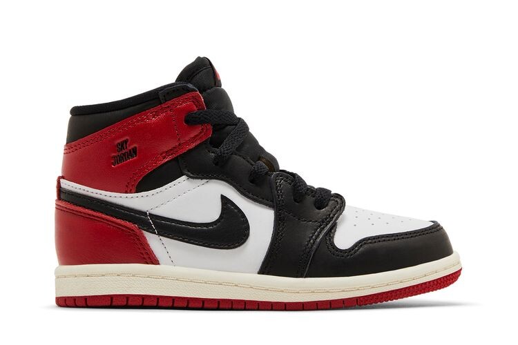 Кроссовки Air Jordan 1 Retro High OG TD Black Toe Reimagined, красный
Кроссовки Air Jordan 1 Retro High OG TD Black Toe Reimagined, красный