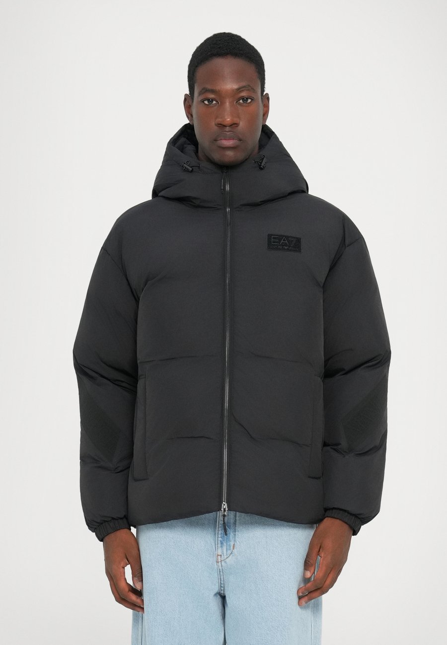 Куртка EA7 Emporio Armani MOUNTAIN HOODED JACKET LOGO, Black
Куртка EA7 Emporio Armani MOUNTAIN HOODED JACKET LOGO, Black