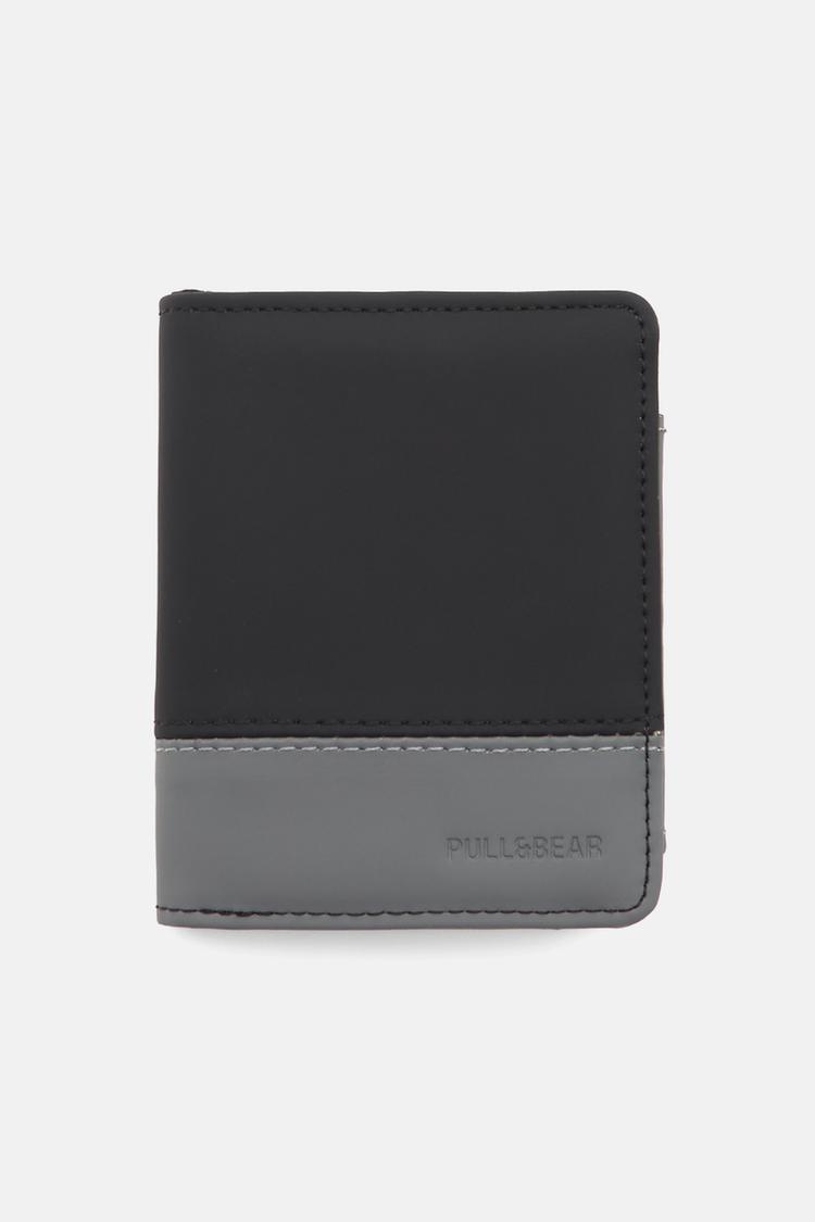 Кошелек с контрастными панелями Pull And Bear, черный 
Кошелек с контрастными панелями Pull And Bear, черный