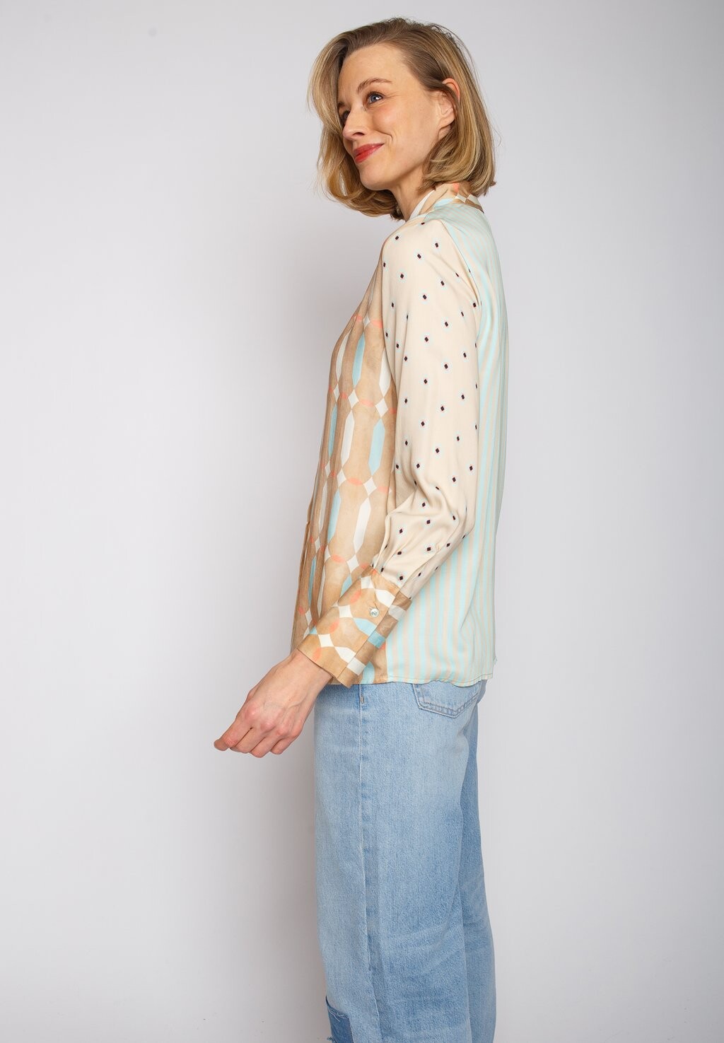 Блузка на пуговицах Emily van den Bergh, бежевый
Блузка на пуговицах Emily van den Bergh, бежевый