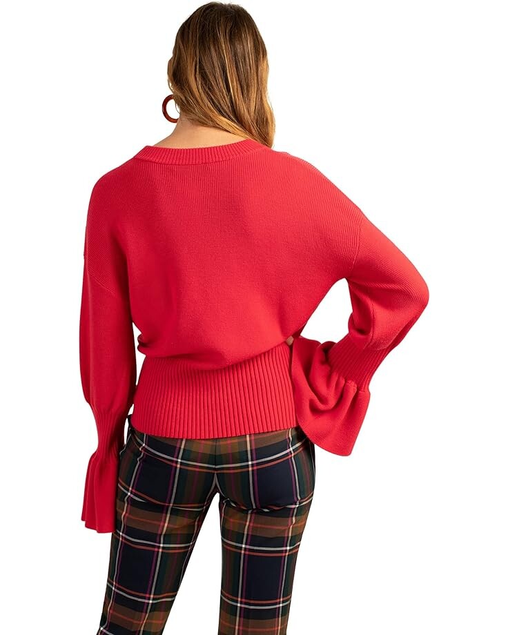 Свитер Trina Turk Chloe Ruffle Pullover, цвет Dragon Fruit
Свитер Trina Turk Chloe Ruffle Pullover, цвет Dragon Fruit